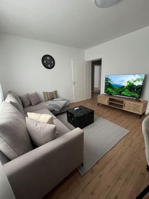 Modern Apt Near City Centre Шкодер Екстер'єр фото