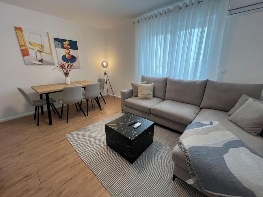 Modern Apt Near City Centre Шкодер Екстер'єр фото